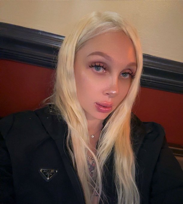 2 pic. Wanna fuck? https://t.co/unXkqTVwj6