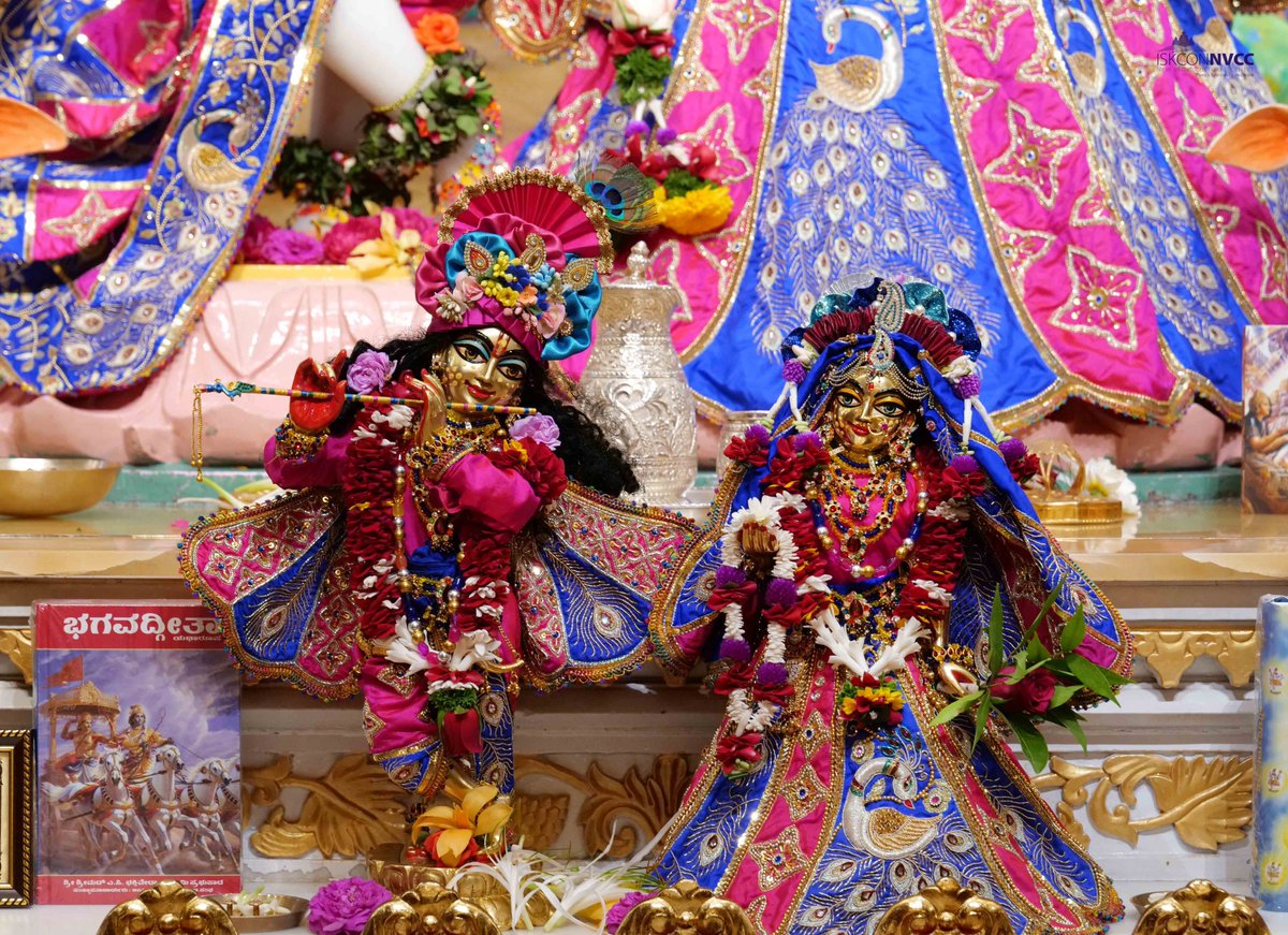 ISKCONPune's tweet photo. 🙏🏽Today's Darshan 📿 🗓24-12-2024🙏
🌷Sri Sri Radhavrindavanchandra🌷
🚩@ISKCONNVCCPune🚩
.
.
#ISKCONNVCC #ISKCONPune #ISKCONNVCCPune #ISKCON
#24thdecember #24thdecember2024 #Monday
#Harinaamsankirtan #Radheshyamdas #Radheradhe
#Sankirtan #Kirtan #Vrindavan #Mayapur #Prabhupada https://t.co/g5aLs5tYZV