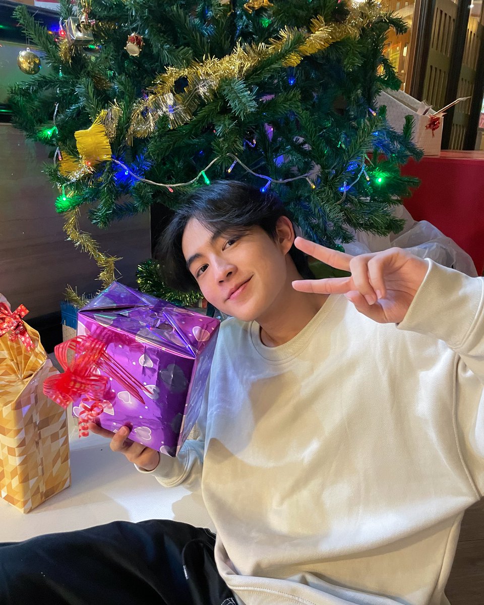 cutemycatmemory's tweet image. 𝐦𝐞𝐫𝐫𝐲 𝐜𝐡𝐫𝐢𝐬𝐭𝐦𝐚𝐬 𝐞𝐯𝐞 — 🎅🏼♥️🎄