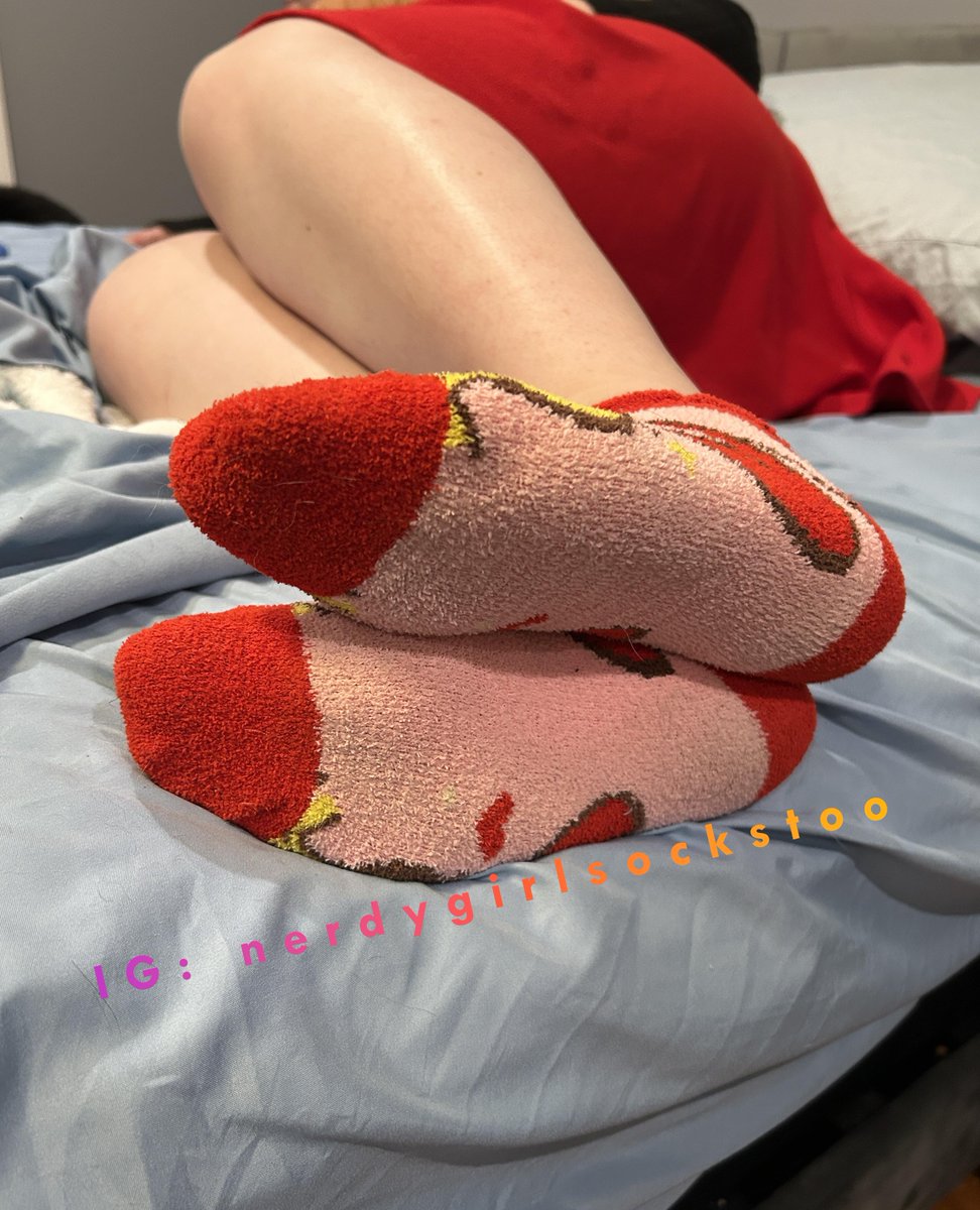 NerdyGirlSocks's tweet photo. Day 10 of #12DaysofSockmas and we're getting close to the end! I'm definitely feeling like I am on the mend. Today's socks are Cindy Lou Who, I picked them out just for you!
Sorry, channeling my inner Dr. Seuss. ๐
2/3
#christmassocks #dirtysocks #cutesocks #wellworn #anklesocks https://t.co/AYvEQ1x7VK