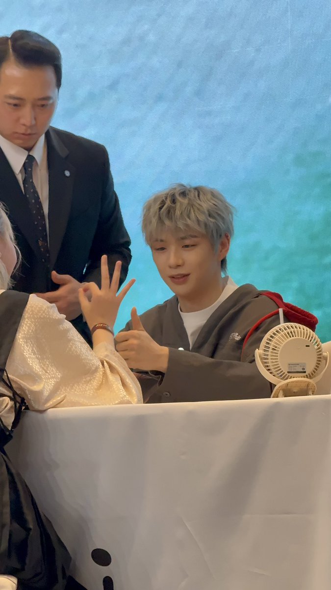 lovedanielnim tweet media