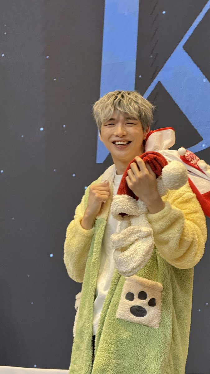 lovedanielnim tweet media