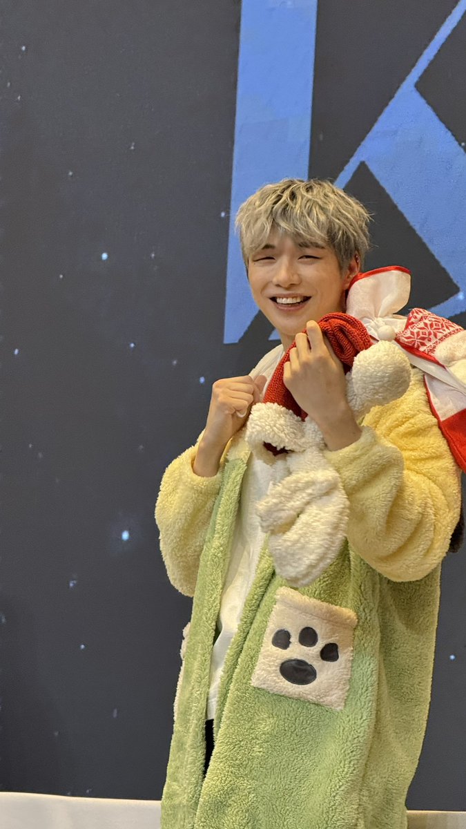 lovedanielnim tweet media