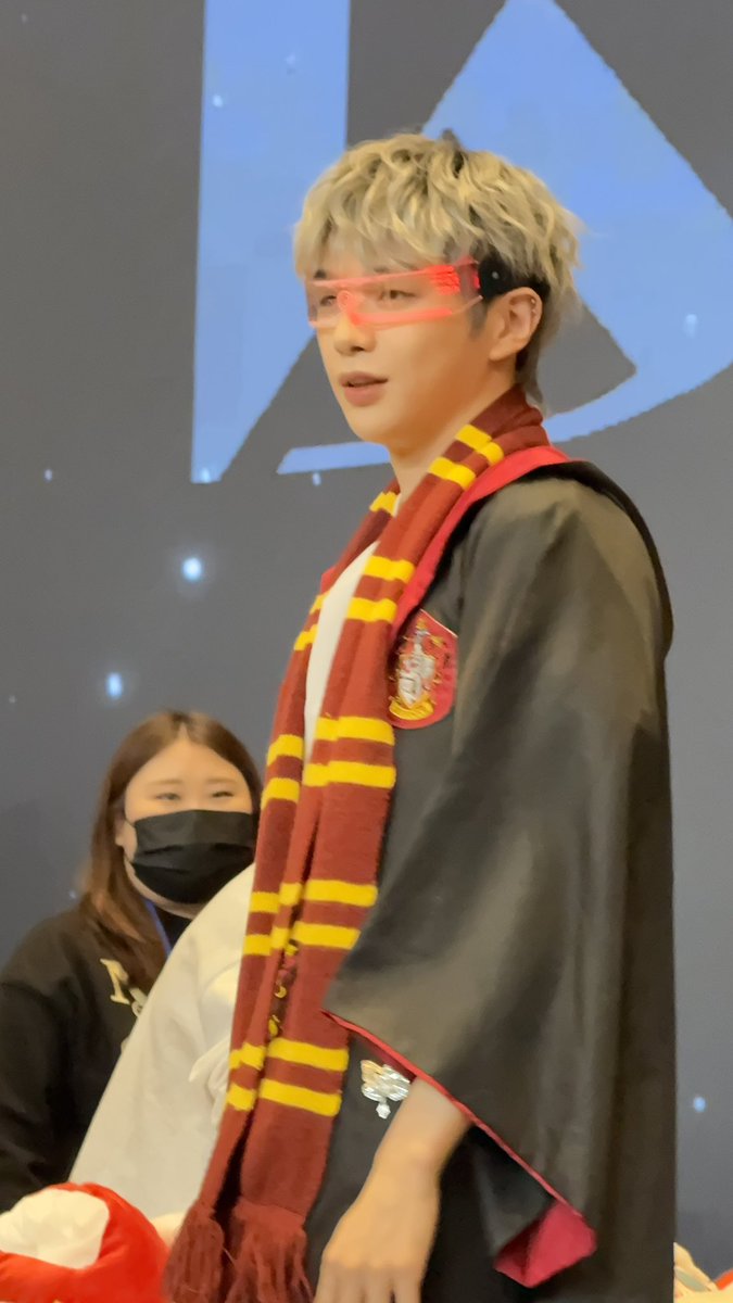 lovedanielnim tweet media