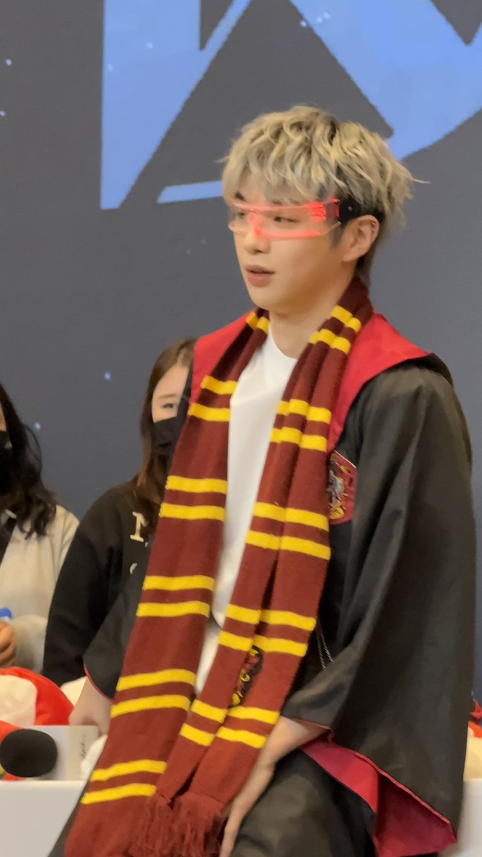 lovedanielnim tweet media