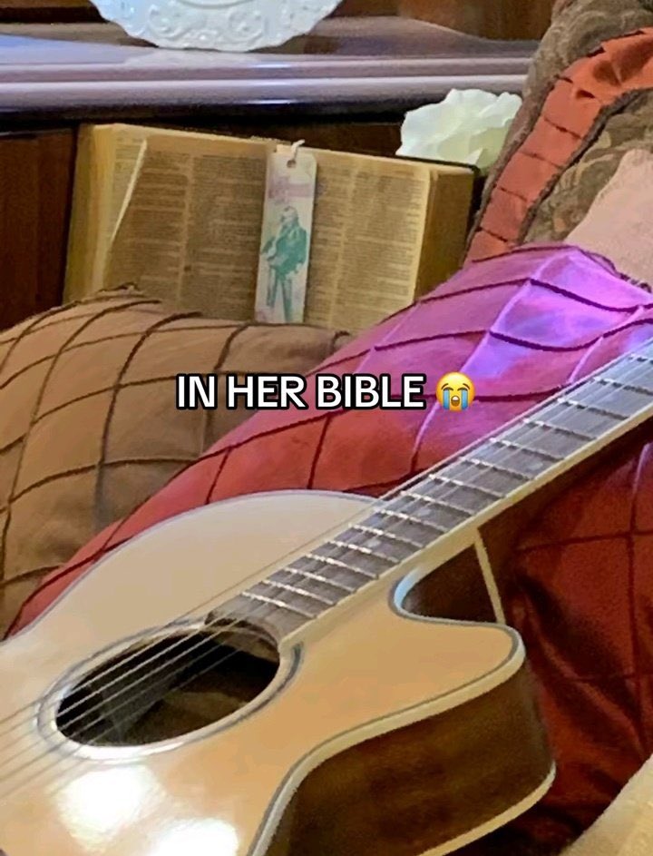 Dolly Parton is definitely Hannah Montana’s #1 fan