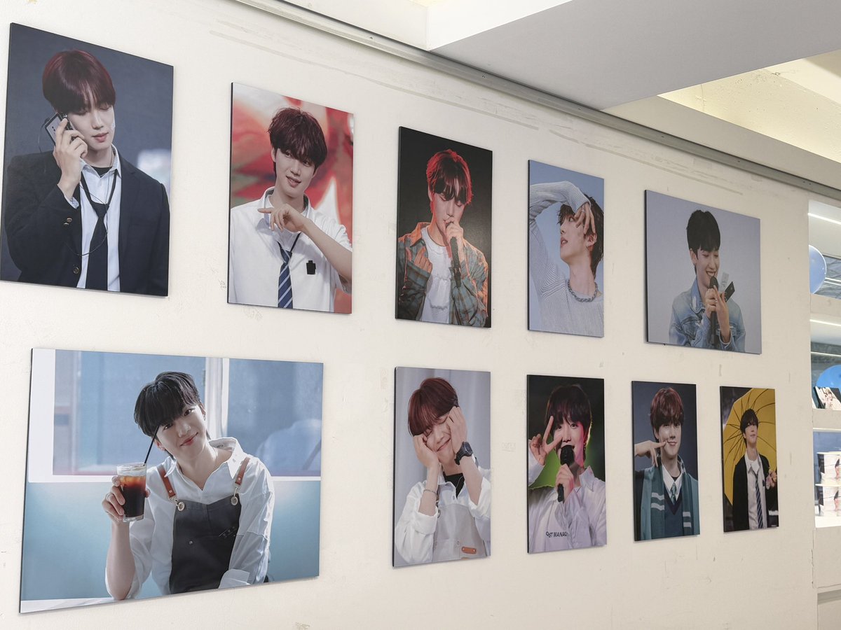 사랑스러운 영민이로 가득한 공간
너무 행복하고 너무 예뻐요..💚❤️
좋아하는 홈마 분이 열어주셔서 더더욱 감사한🥹 생카 열어주셔서 감사합니닷 !!
공간에 있는 것만으로도 너무 행복해요😻
#모든게_로맨틱한_이순간
#올해도_메리영민스마스