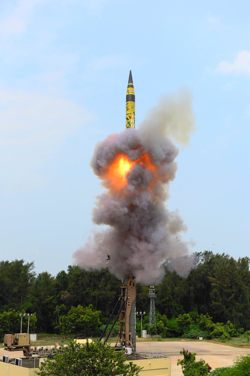 Defence_Index's tweet photo. #AreaWarning: ๐ฎ๐ณ ๐
India has issued a NOTAM for a potential long-range missile test in the Bay of Bengal/Indian Ocean region.
Designated Range: 3,550 km
Test Window: 05โ07 January 2025
The specified range suggests the test could involve the K-4 SLBM (Submarine-Launched Ballistic Missile) or the Agni-5 ICBM (Intercontinental Ballistic Missile).