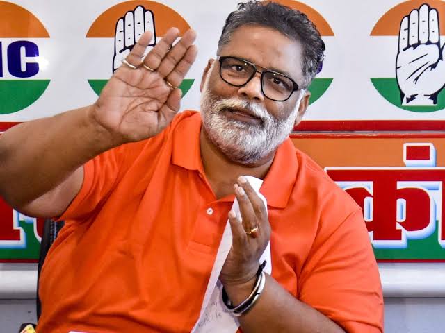 Mizarcovivek's tweet photo. कल रात से #ReBPSC परीक्षा की मांग में आंदोलन कर रहे छात्र/छात्राओं के साथ धरने में बैठे हैं।
ये हैं सांसद पप्पू यादव। @pappuyadavjapl जी
बाघ का करेजा वाले पप्पू यादव का आज जन्मदिन है।
आपको जन्मदिन की हार्दिक शुभकामनाएं 💐,
#जिया_हो_बिहार_के_लाला https://t.co/2pmPpBDhLl