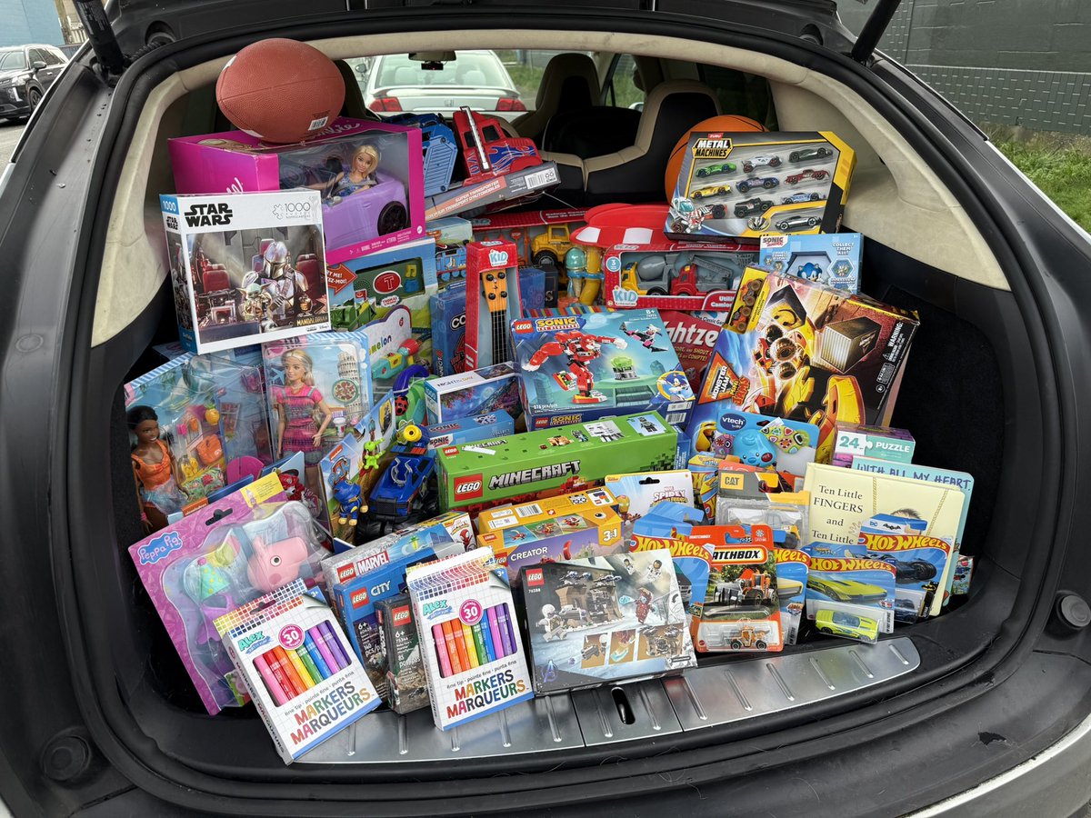 JMak (@jmk420) on Twitter photo Summoners War Vancouver 6th Annual Toy Drive!
Just like the last few years, we have partnered with <a href="/Com2uS/">Com2uS USA</a> <a href="/summonerswarapp/">summonerswarapp</a> and Com2Ustore.com to put together a toy drive for <a href="/LMCBureau/">LMCB - Lower Mainland Christmas Bureau</a>
With the support of tons of Vancouver Summoners we had an incredible turnout! Summoners War Vancouver 6th Annual Toy Drive!
Just like the last few years, we have partnered with <a href="/Com2uS/">Com2uS USA</a> <a href="/summonerswarapp/">summonerswarapp</a> and Com2Ustore.com to put together a toy drive for <a href="/LMCBureau/">LMCB - Lower Mainland Christmas Bureau</a>
With the support of tons of Vancouver Summoners we had an incredible turnout!