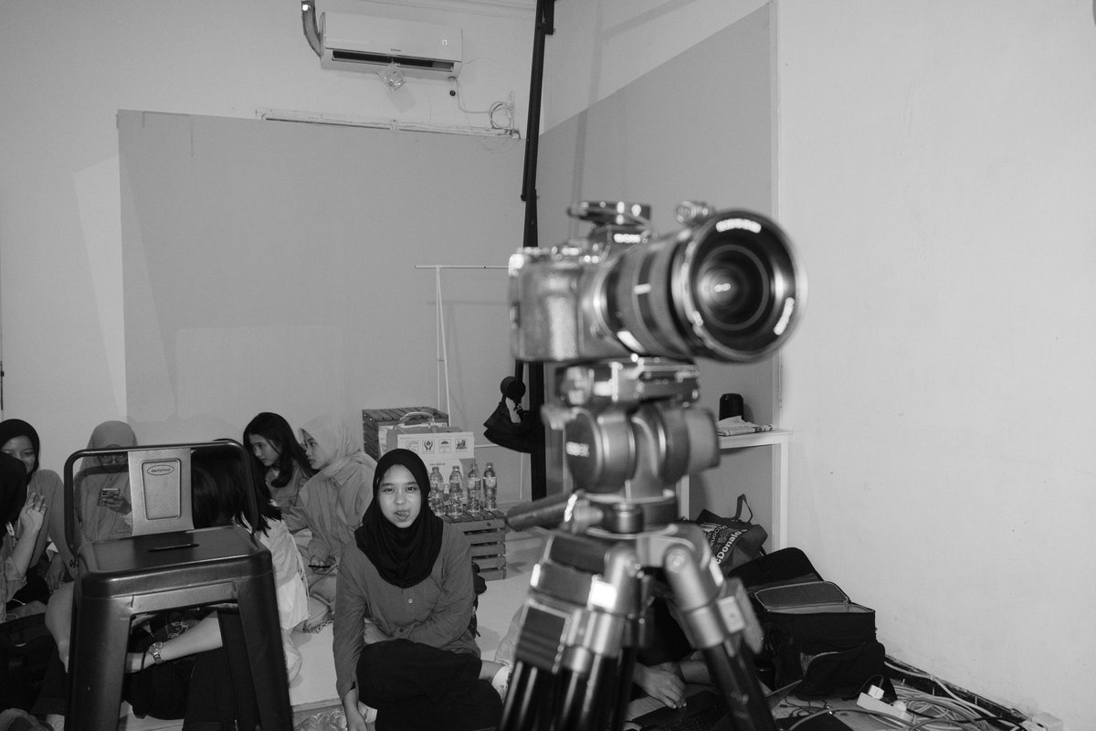mianozx's tweet photo. cari pacar anak pdd, guaranteed u’ll have thousand of good pics 😬 #promosianakmedpro https://t.co/6O0a9DNSWC