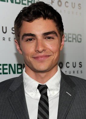 hurleypimp85's tweet photo. @buffys I think Dave Franco set him up 🤔😳 https://t.co/7KK1Z694nE