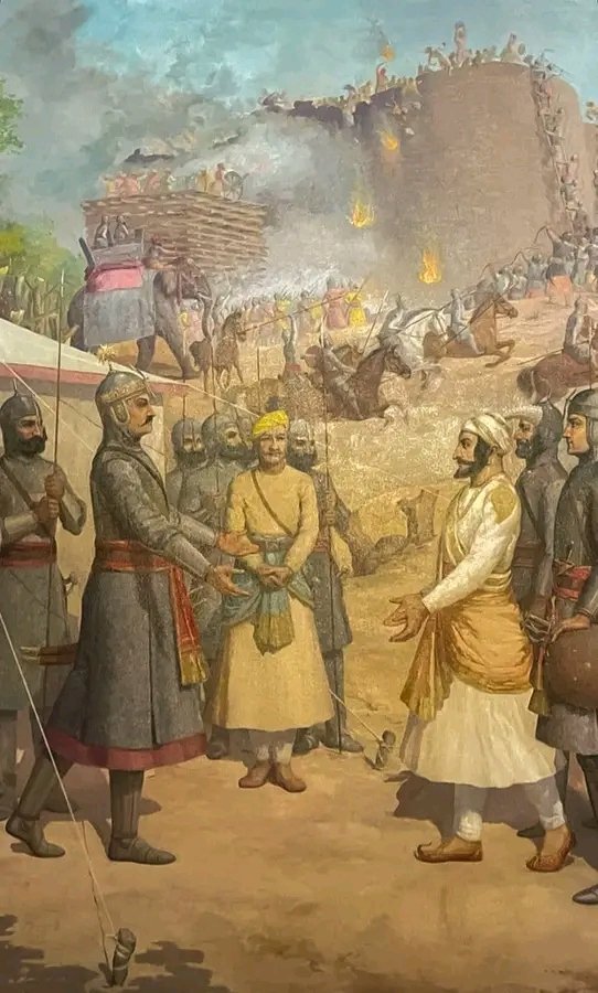 RebornManish's tweet photo. पुरन्दर की संधि। 

11 जून 1665 को शिवाजी ने मुगलो के सामने समर्पण किया। 

- इसके तहत अपने 23 किले मुगल साम्राज्य को सौंपे थे। 
- बेटे शंभाजी को मुगलों के अधीन कर 5,000 सैनिकों की कमान सौंपी थी। 
- भविष्य में ज़रूरत पड़ने पर मुगलों की मदद का वचन दिया। 
- खुद शिवाजी को मात्र 12 किले रखने की इजाजत मिली।

इस प्रकार मुगल-शिवाजी सन्धि सम्पन्न हुई। 
●●
मजे की बात, मुगलो की तरफ से लड़ने औरँगजेब नही आया। तस्वीर में सन्धि के समय मुगल पक्ष से लोकप्रिय यशस्वी शासक मिर्जा राजा जयसिंह हैं। 

मिर्जा की उपाधि उन्हें औरँगजेब ने दी थी। 
उन्हें मिर्जा कहना, अपने आपमे एक बहुत बड़ा सम्मान और ओहदा था। जयसिंह एक प्रतापी और वीर सेनानायक थे। 

उधर शिवाजी के तरफ से लड़ने वाले उनके बॉडीगार्ड सिद्धि हिलाल, नेवी हेड दौलत खान, कमांडर नूर खान, तोपची इब्राहिम खान, कैवेलरी हेड शमा खान वगैरह लड़े।

परन्तु हार गए। 
●●
बहरहाल चित्र में, दो हिन्दू भाई लड़ने भिड़ने के बाद अब गले मिल रहे हैं।

नारा था- एक है तो सेफ हैं। 
❤️