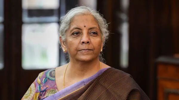 IndianTechGuide's tweet image. FM Nirmala Sitharaman has been facing a lot of criticism in the last few months. Does she deserve it, or is it exaggerated?