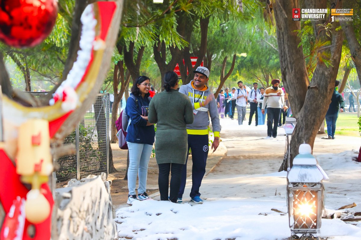 Chandigarh_uni's tweet photo. Cherishing the Festive Spirit at Chandigarh University!
Witness the AI-Generated Magic of Christmas Cheer on the CU Campus.
#AIGeneratedImage #MerryChristmas #ChristmasCheer #FestiveSpirit #CUcampus #CampusLife #chandigarhuniversity https://t.co/dXvP84nP4f