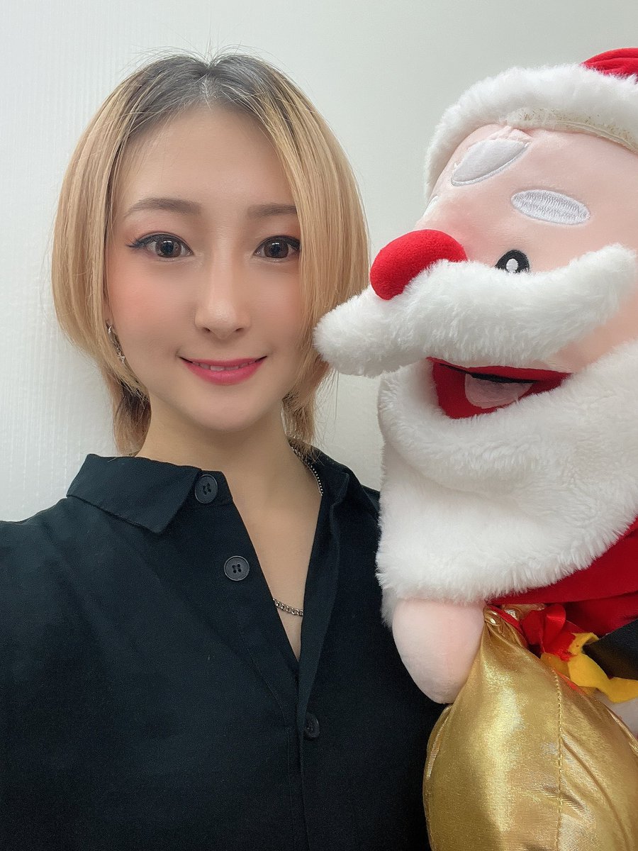 YOASOBI踊り納め

メリークリスマス🎄
良いお年を🎍
