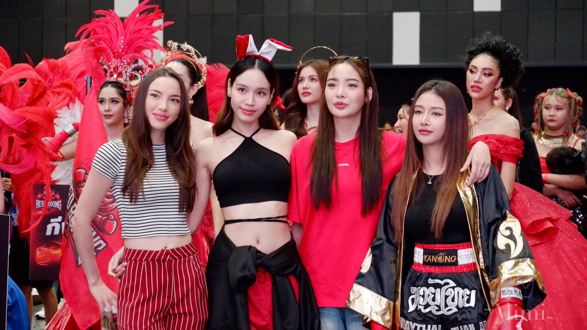 SnackOfficialTH's tweet photo. เก็บตกภาพบรรยากาศงานกีฬาสี
สีแดง
#REDboxing
#สแน็กอัจฉรีย์
#พัดชาพลอย https://t.co/ifJ22QnWY8