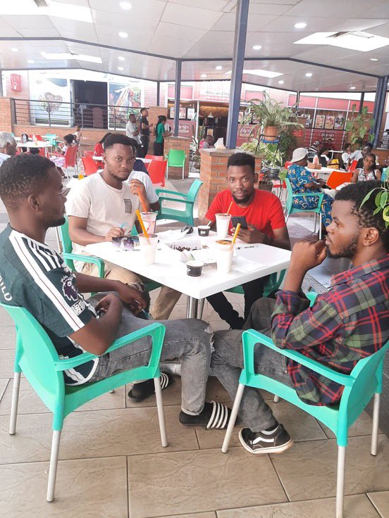 vah_valenciah's tweet photo. Lilongwe boys.                     Blantyre boys https://t.co/t4L8zWBkpy
