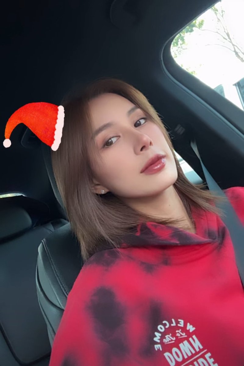 useofjipgg's tweet photo. the driver.                              her passenger           
                                                             princess

#luxsulax
#promlux https://t.co/dQLmvXB926