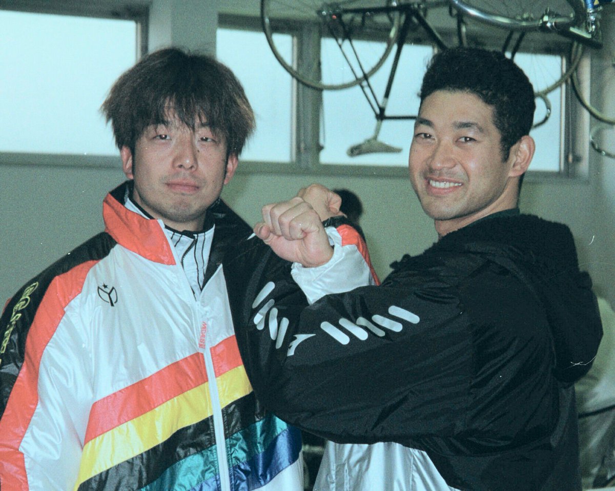 sponichikeirin's tweet photo. 【#競輪 #ありがとう神山】

レジェンド #神山雄一郎 の記憶をいつまでもとどめたい。99年KEIRINグランプリで #太田真一 と健闘を誓い合う。この時から、もう25年が経過した。

#スポニチ #競輪 https://t.co/6ghsWaBopo