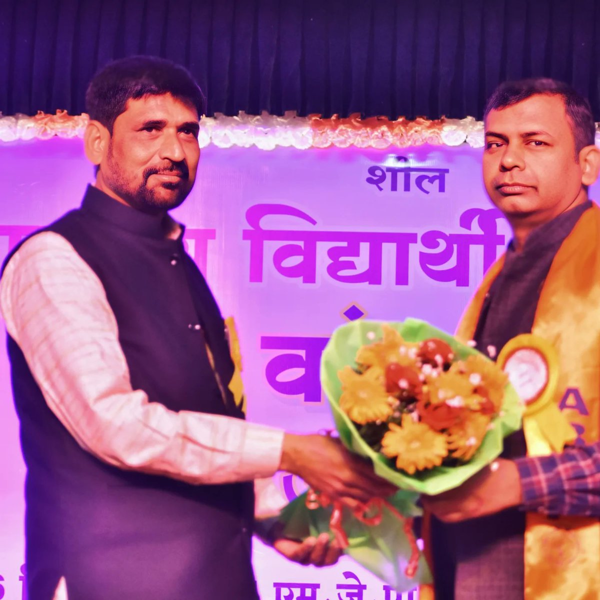 abvpbraj's tweet photo. अभाविप ब्रज प्रांत के नवर्निर्वाचित प्रांत अध्यक्ष डॉ. सौरभ सेंगर एवं पुननिर्वाचित प्रांत मंत्री श्री अंकित पटेल ने नाथ नगरी बरेली में आयोजित हो रहे 65वें प्रांत अधिवेशन में दायित्व ग्रहण किया। 
#65thABVPBrajConf https://t.co/BJh9Mljtim