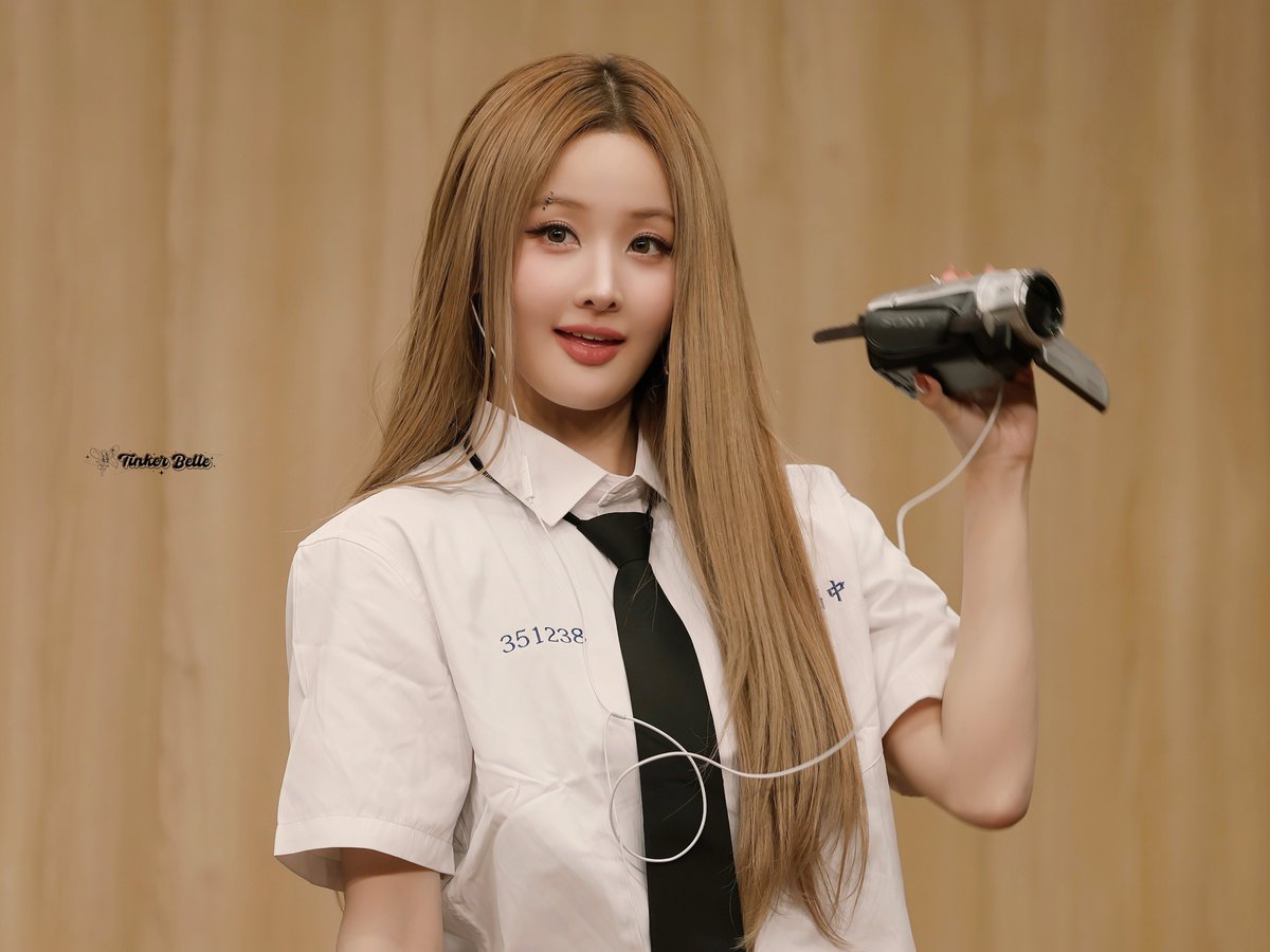 TinkerBelle_320's tweet image. 241102  ｡ஐ..ʚ 벨 ɞ*.°ஐ  

📹🎧🎶

#KISSOFLIFE #KIOF #BELLE 
#키스오브라이프