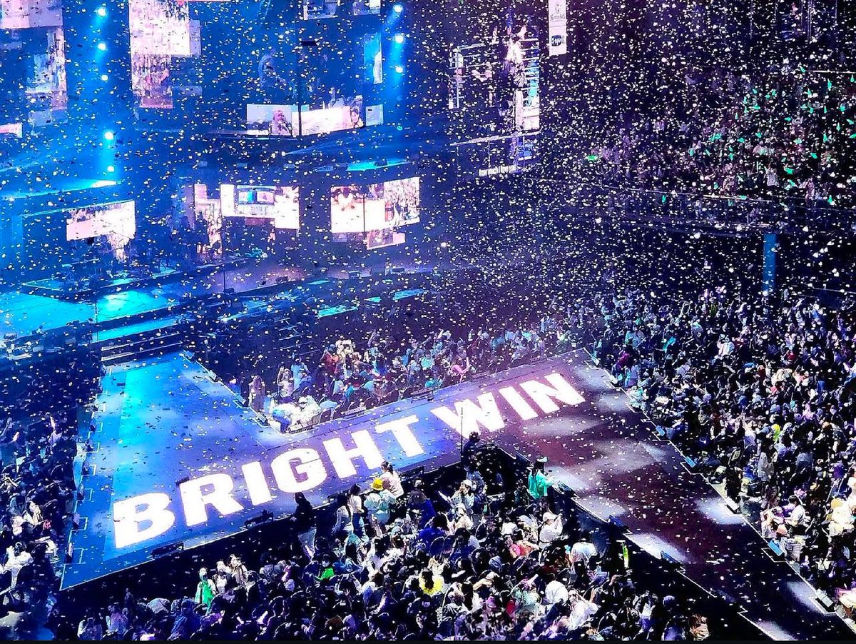 tickiize_199x's tweet photo. 24.12.2022 🥺🥺
#sidebysidebrightwinconcert #brigthwinconcert
#ไบร์ทวิน
#ไบร์ทวินรู้ไหมว่าคิดถึง https://t.co/JV0fXiHUBX