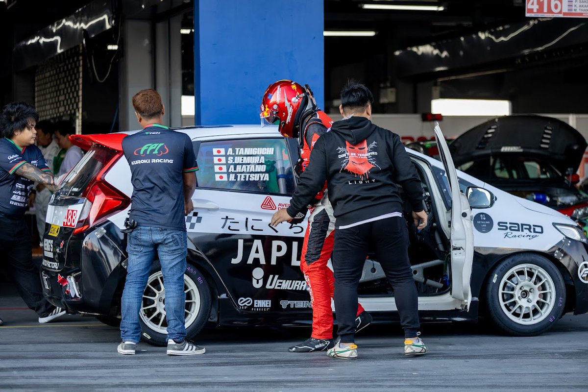 frog_lbc's tweet photo. IDEMITSU Super Endurance Thailand 2024
#488  SKY-SARD THAILAND&amp;TANIGUCHI AUTOMOTIVE  

#ChangINTERNATIONALCIRCUIT 
#THAILAND🇹🇭 
#25時間耐久レース 
#たにぐち自動車 
#JAPLAND 
#日比野塾 
#日比野哲也 
#HALSPLINGS 
#SARDRACING 
#SKPSARD 
#KUROKIRACING
https://t.co/ypxkLT2slr https://t.co/nH0uzbtZJI