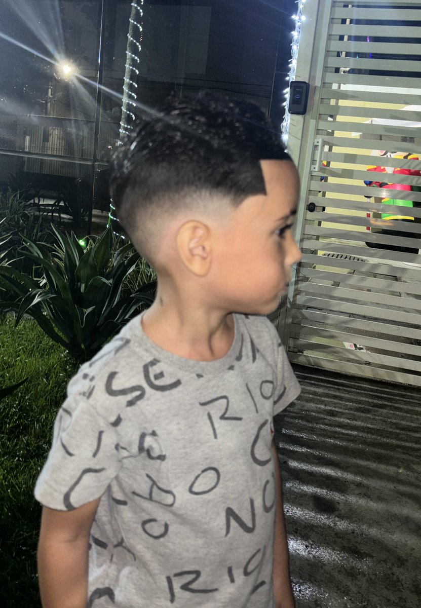 “Mãe, eu to muito feliz! Meu sonho era um risquinho na sobrancelha” kkkkkkk realmente tá LINDO 🥰