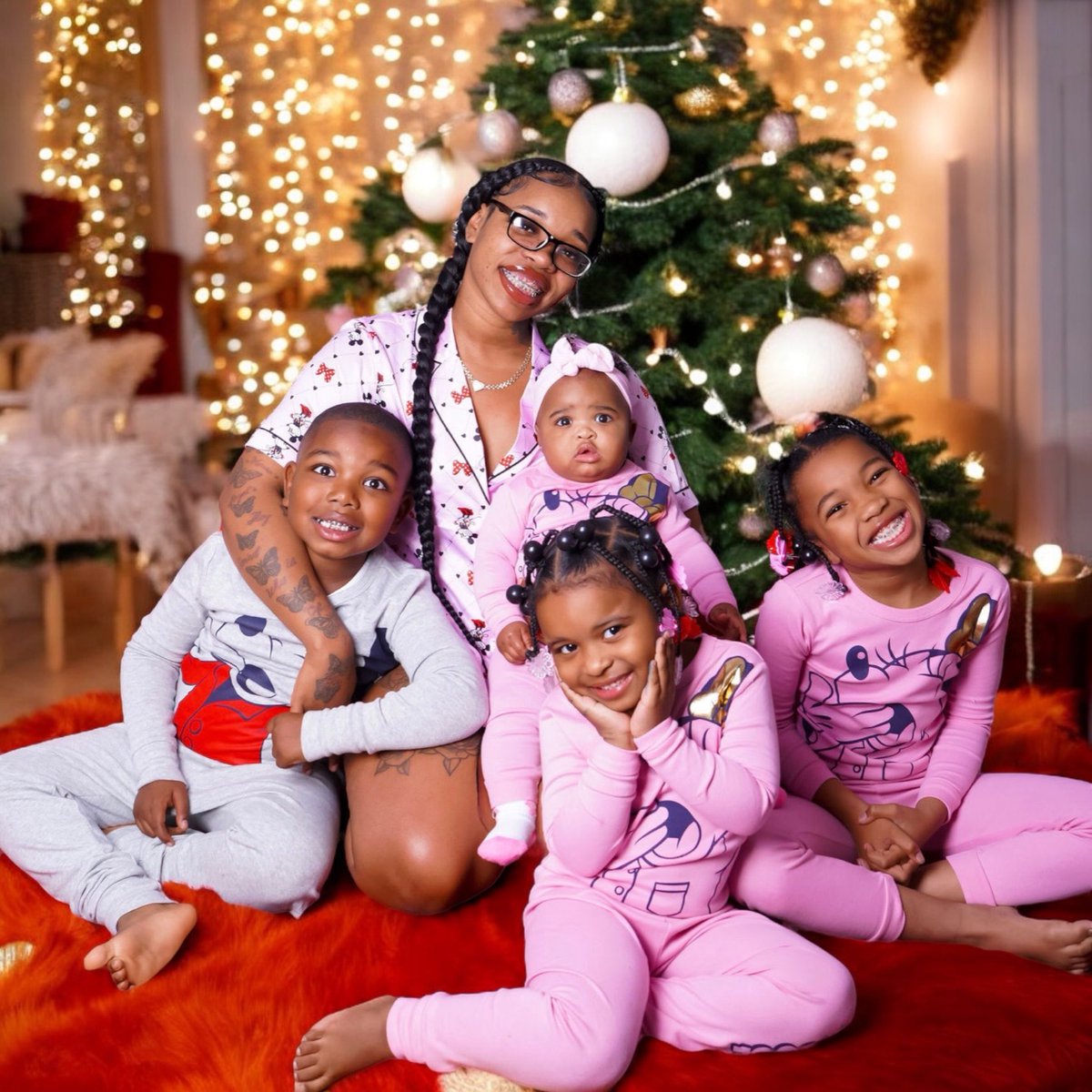 luccckydaone's tweet photo. Happy Holidays from MINES to YOURS 🫶🏾 https://t.co/oqTBIqiwwD