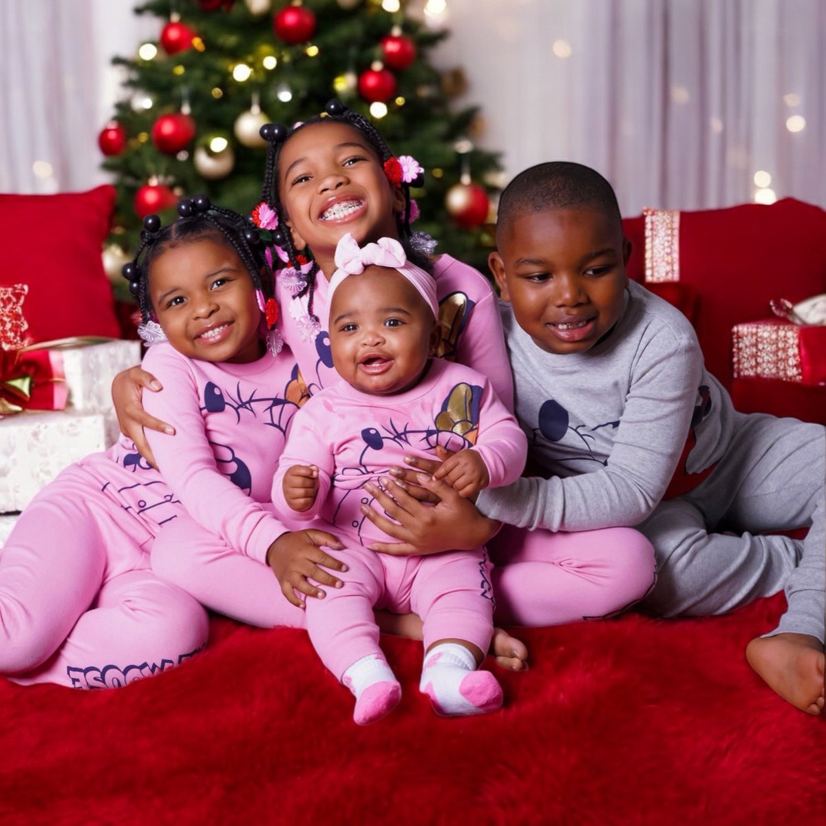 luccckydaone's tweet photo. Happy Holidays from MINES to YOURS 🫶🏾 https://t.co/oqTBIqiwwD