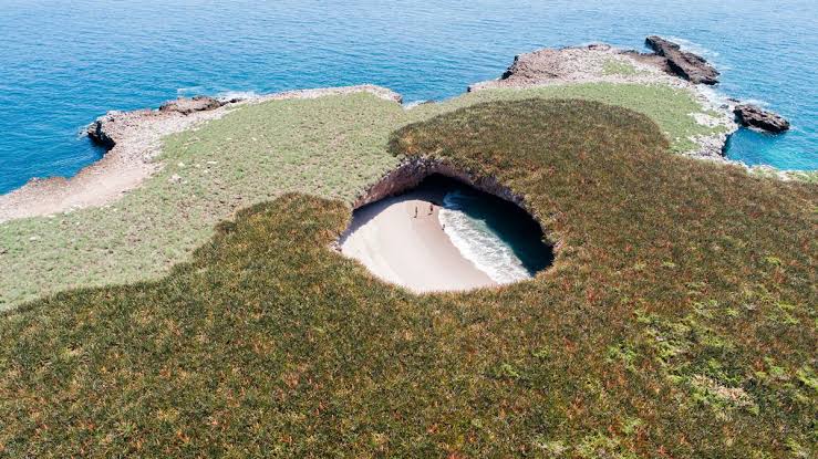 y0UR_Planet's tweet photo. Marietas Islands (aka. Hidden Beach), Mexico 🇲🇽

https://t.co/4vxVTJ2gZU https://t.co/H14olFwbby