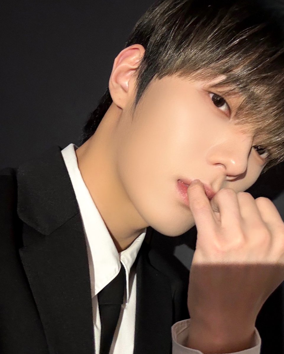 whib_official's tweet photo. 🤵🤵

#WHIB #휘브
#LEEJEONG #이정 https://t.co/cNqItYbVWt