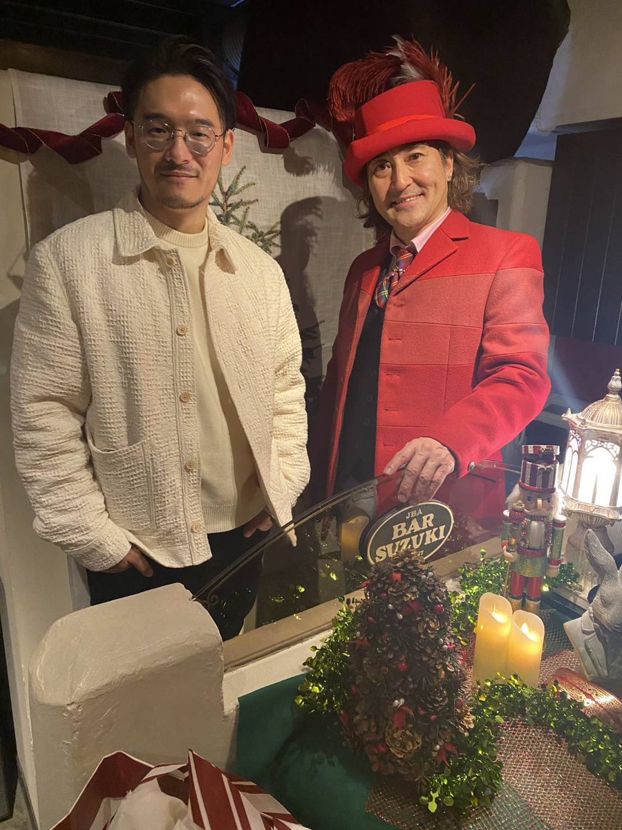 shin_pupunta's tweet photo. 先日は銀座JBA BAR SUZUKIにて、吉田要士さんとのクリスマスライブありがとうございました！

ほぼ全曲クリスマスソングでしたが、ジャズ、ブルース、ボサノバなど色んなスタイルがあってとても楽しかったです。

遠方から来てくださった方も多く、本当に素敵なライブになりました！ https://t.co/RlJrdVL20D