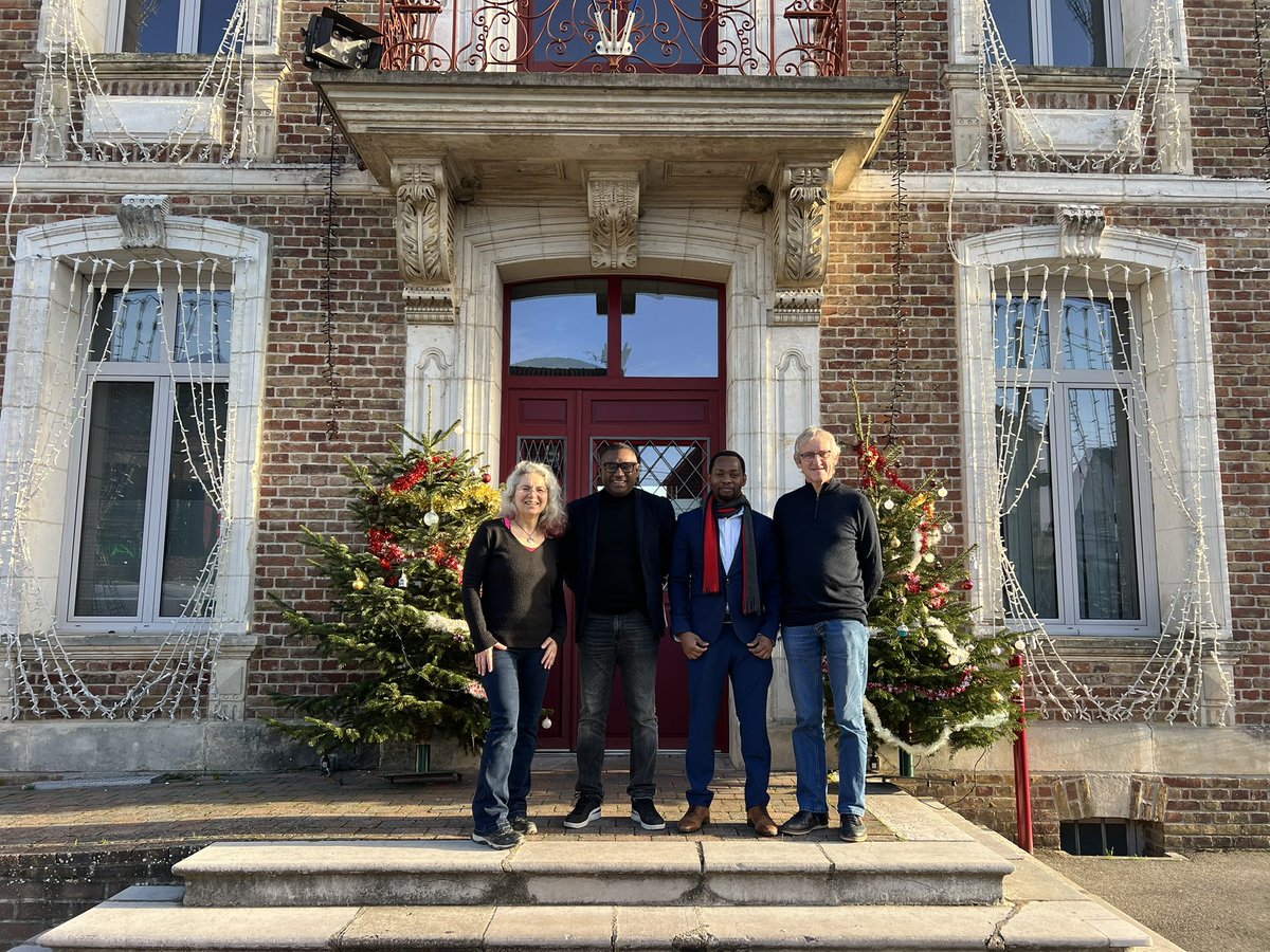 fontainelucien's tweet image. 🌍 Solidarité avec Mayotte 🇾🇹
Merci à la mairie de #Flixecourt pour son soutien à l’AssComorienneAmiens ! Collecte de dons (nourriture, hygiène, bricolage) pour les Mahorais en détresse.

🗓️ Prochaines dates : 27/12, 28/12, 03/01, 04/01 en mairie.
🙏 Donnons ensemble !