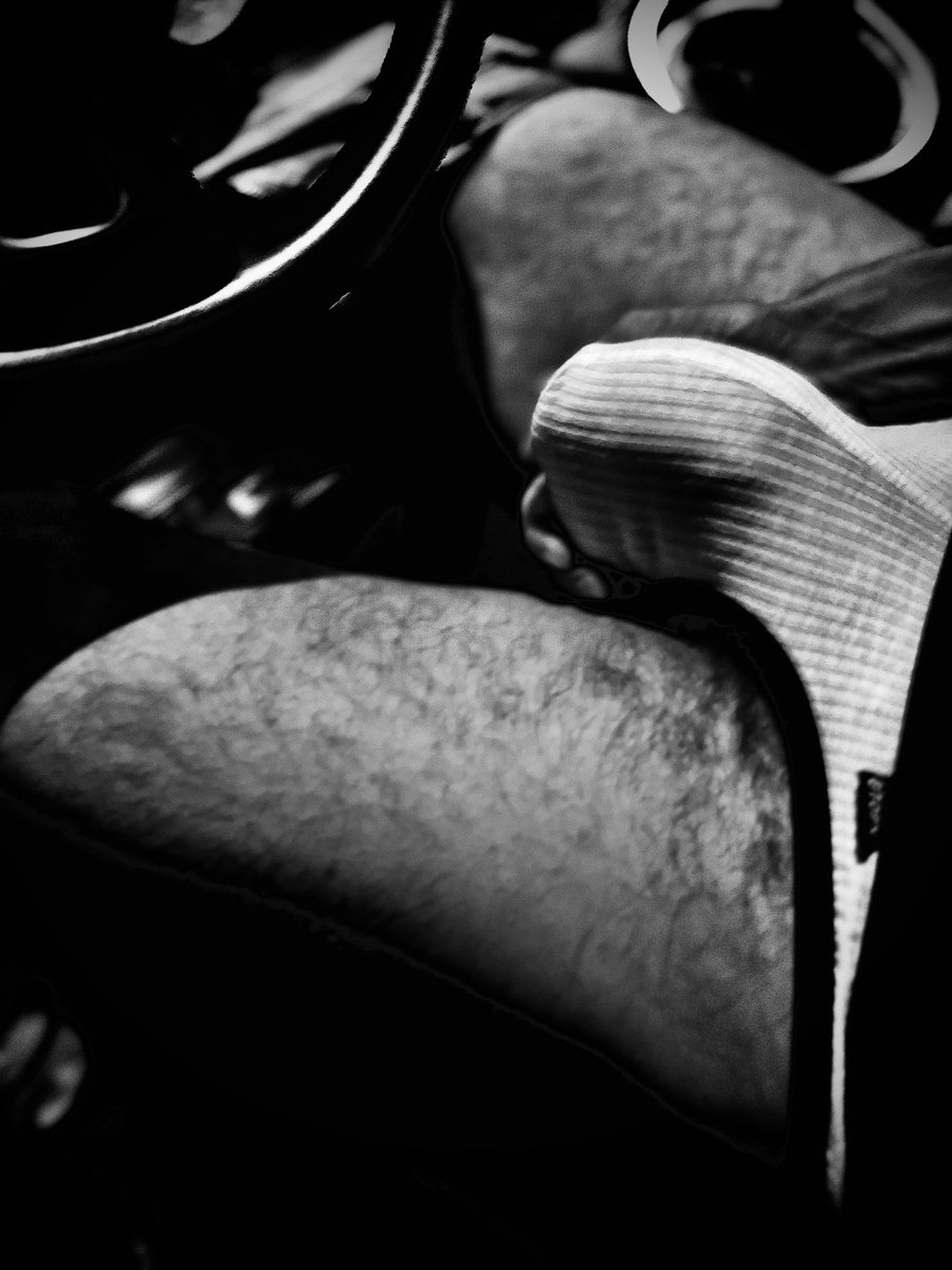 Maskterverse's tweet photo. #ILMM 

i love  #monochromemonday 

#mcm #bulge #meninunderwear #maleunderwear #monochrome #gaynsfw #nsfw #gaybulge #gay https://t.co/Gh9MBzxJiG