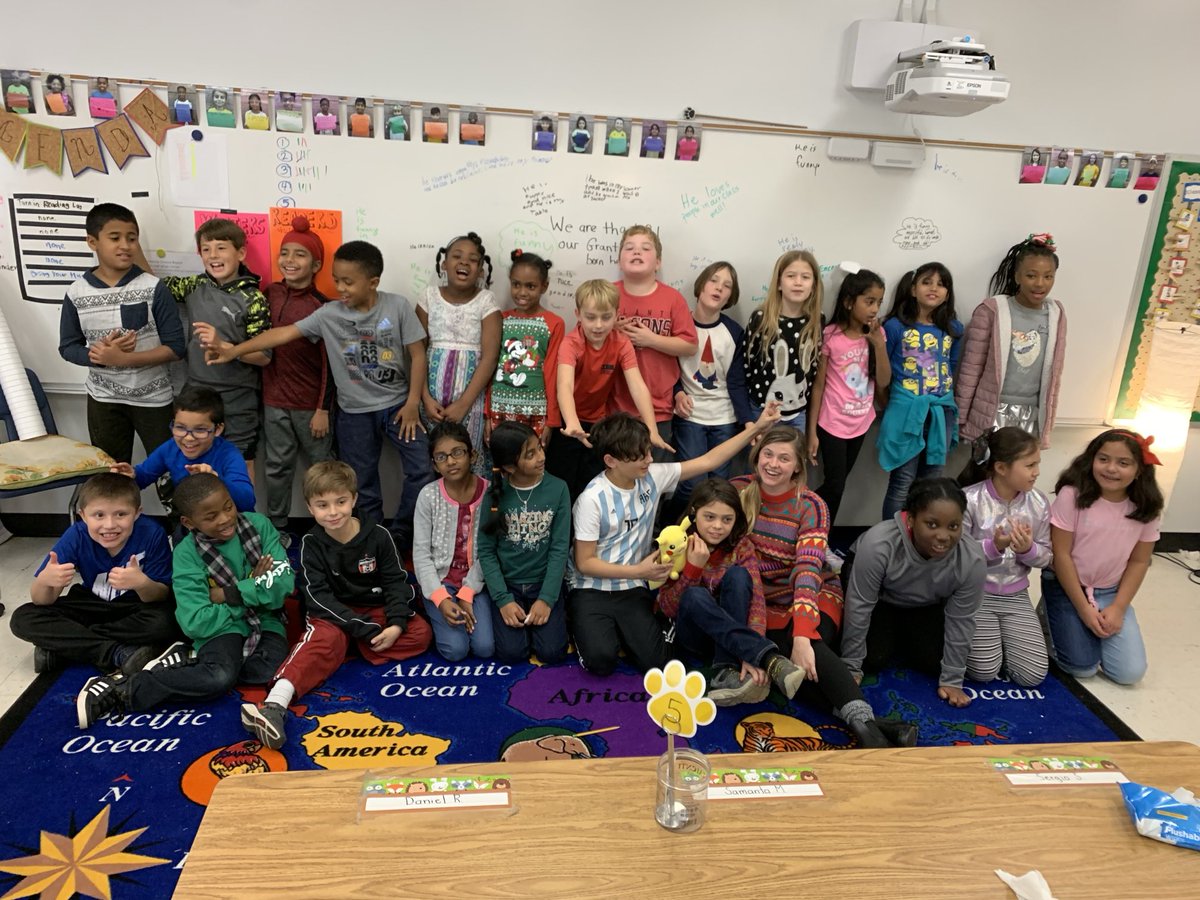 StrangeClaudia's tweet photo. ⁦@mrs_brashear⁩ look at these babies!!!  How are they going tonight school next year?  🥹🥹 https://t.co/UgMTyu40na