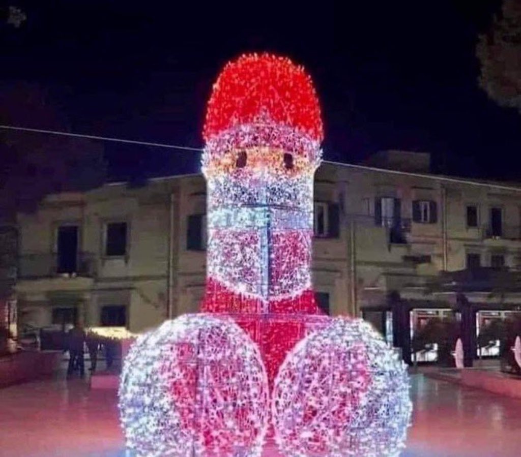 HO! HO! HO! 🎅🏻

<a href="/MissPennyDQ/">Miss Penny</a> LOVES Christmas and we love her!! 

Christmas Eve with Penny is a Brummie tradition and she’ll be delivering her seasonal message from 10.30pm TONIGHT at the <a href="/VillageBrum/">Village Inn Birmingham</a>