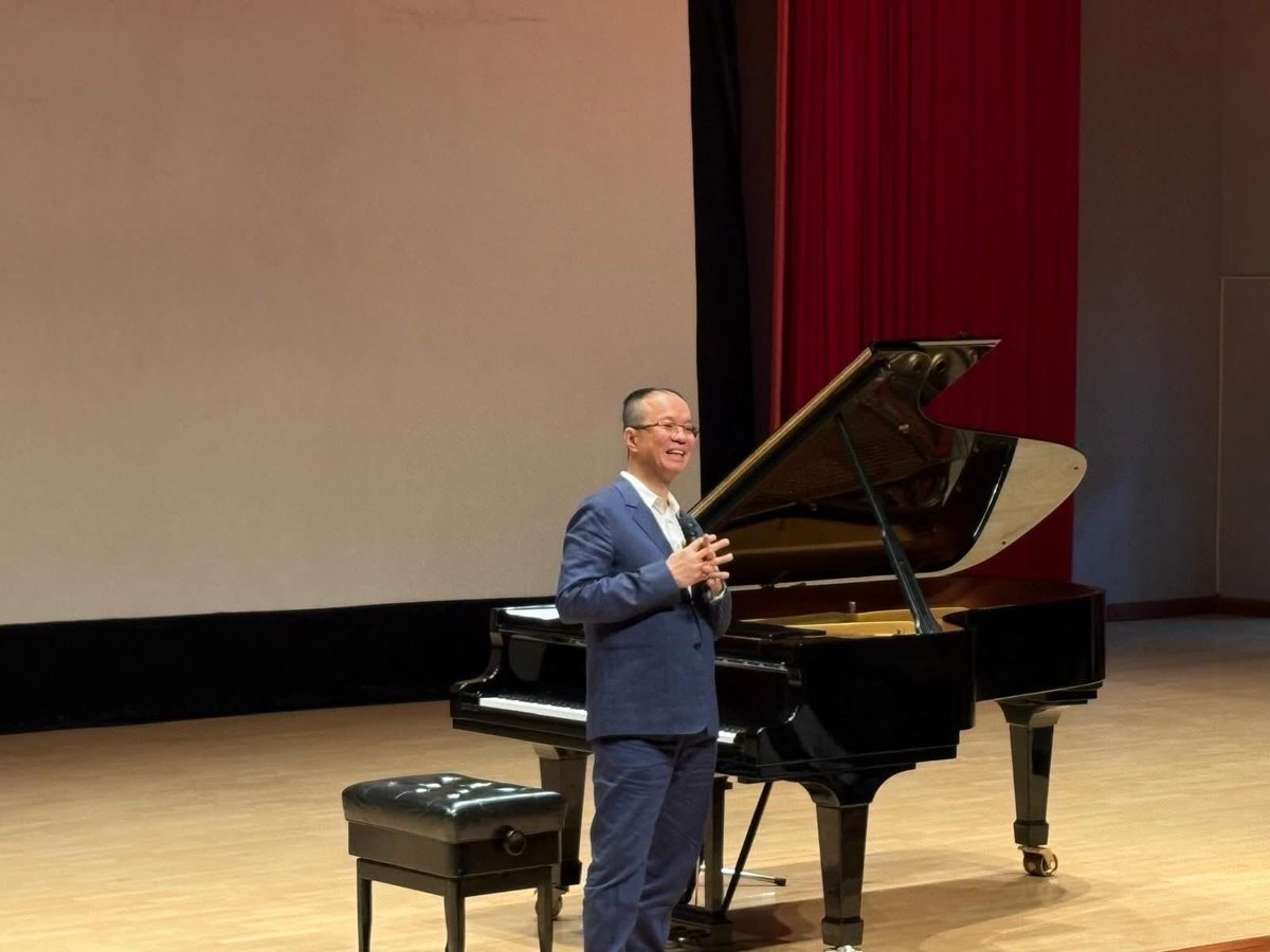rueibin_chen's tweet photo. Highlights of performances in Tainan with the Pianist Rueibin Chen！
台南音樂會演出花絮 ！
https://t.co/F6kHYInAaB?

#花絮 #陳瑞斌 #音樂會 #演奏 #演奏會 #生活 #concert #鋼�� #鋼琴家 #Pianist #Piano #BunyaKoh #chiangwenyeh
#jiangwenye #Formosandance #RueibinChen
#演出 #台灣舞曲 https://t.co/uUhqavqxaZ
