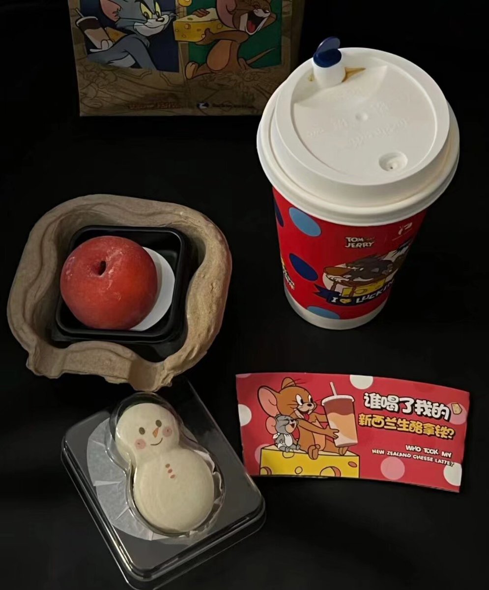 🍎
​太可爱了叭 不舍得吃🎄