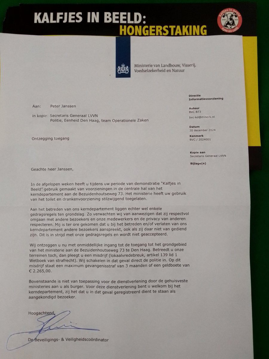 kalfjesinbeeld's tweet photo. Eindelijk nieuws van het ministerie van landbouw.๐๐ก๐ก Plassen zal worden bestraft met drie maanden GEVANGENIS STRAF๐ฑ
Een zeer opmerkelijke brief van het ministerie die zojuist is uitgereikt.
#pesten #pesterij https://t.co/HFChzPGVs7