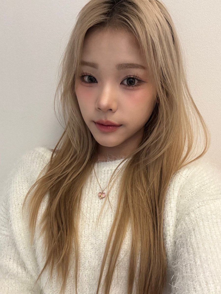 CSR_offcl's tweet photo. 좋은 저녁 보내요🤍

#CSR #첫사랑 #시현 #SIHYEON https://t.co/GqjZbLyCBq