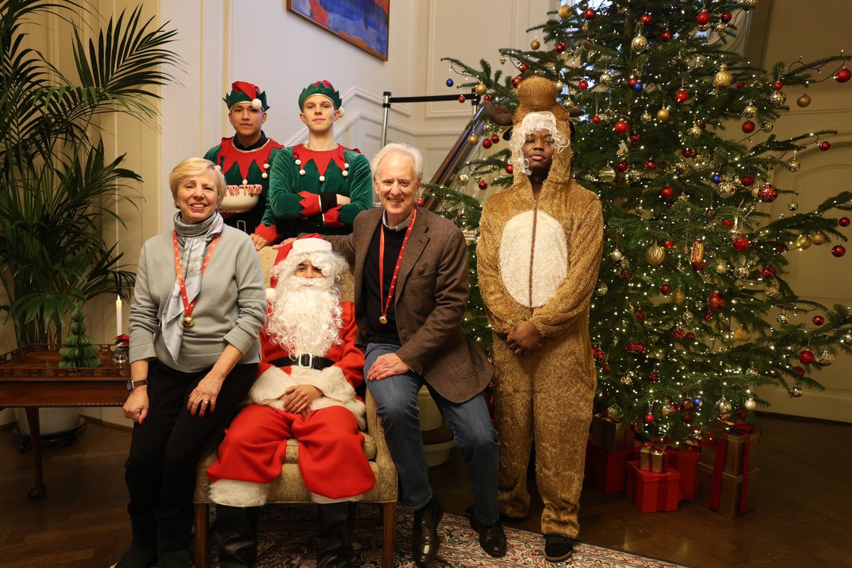 Sherry, my Embassy colleagues, and I wish you all a very Merry Christmas and a Happy New Year.
Glædelig jul! 🎄