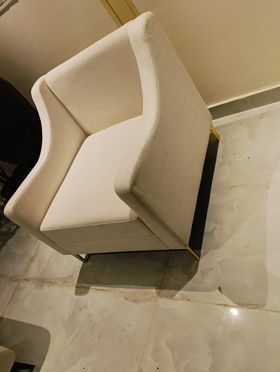 OHomes70332's tweet image. Sofa So Good! 🛋️✨ Delivering Style to Our Client’s Home.

Visit our website: opaahomes.in
or Call us now at 9999727074 

#wingbackchair #hangingchair #chair #interior #modern #homeinterior #livingroom #furniture #livingroomdecor #livingroomideas #furnishings #sofa