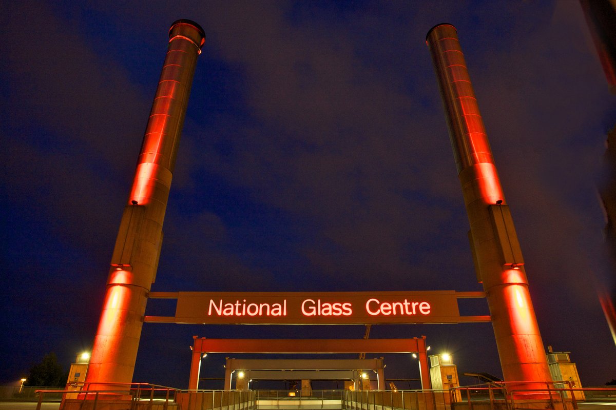 🎉 A very happy New Year from everyone at National Glass Centre.
👍 We look forward to welcoming you all to our beautiful gallery in 2025.