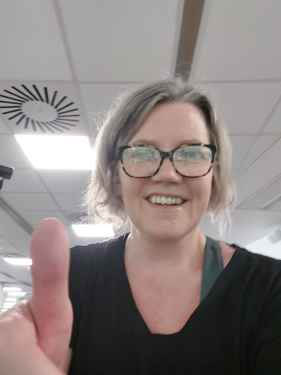 Last gym session of year, before the Christmas Eve festive rounders on the green starts!

Whatever you are doing today, I hope it's peaceful and restful and you are safe. If you aren't here are a few helpful contacts. Happy holidays, with love. 

sussexpartnership.nhs.uk/your-mental-he…