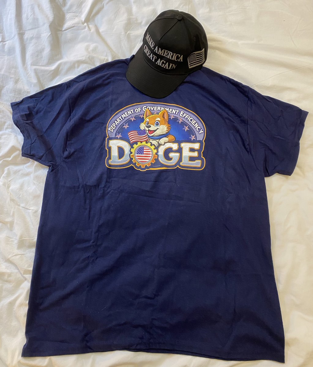 dogeofficialceo's tweet photo. Christmas dinner fit is sure to rustle a few feathers 😂 https://t.co/6RvTOhR4Tk