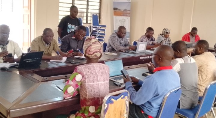 charaf_yarou's tweet photo. Le 17 décembre 2024 restera une date marquante pour l’#ONGTonkouro, qui a participé à une importante séance d’actualisation du répertoire des #ONG opérant dans la commune de Sinendé (Nord-Bénin🇧🇯). (1) @UNICEF_Benin @gouvbenin
@BeninRetweets @niangouse
@CoumbaDSow @aminatousar https://t.co/1w9cOlz04s