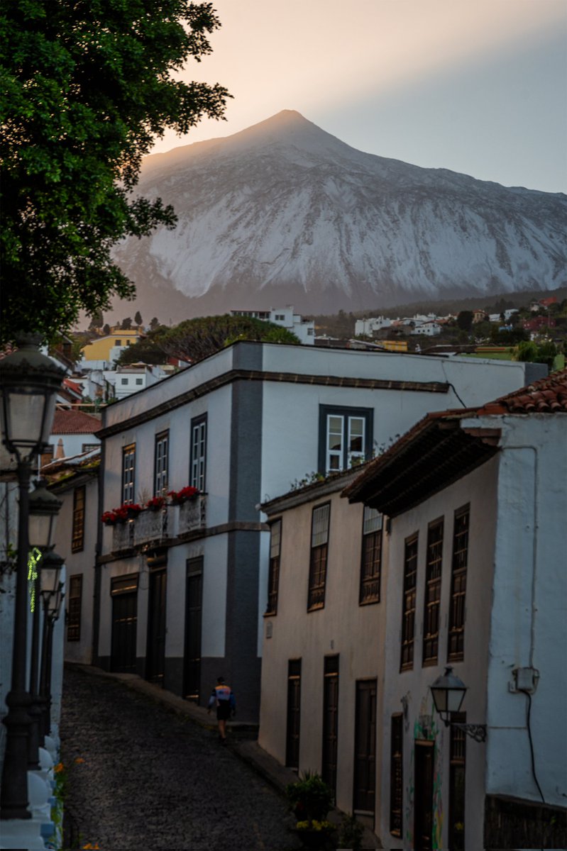Y con estas fotos de la mañana de hoy desde Icod, La Guancha y Santa Úrsula les deseo a todas y todos una Feliz Navidad y mis mejores deseos
#Tenerife #Canarias #Teide