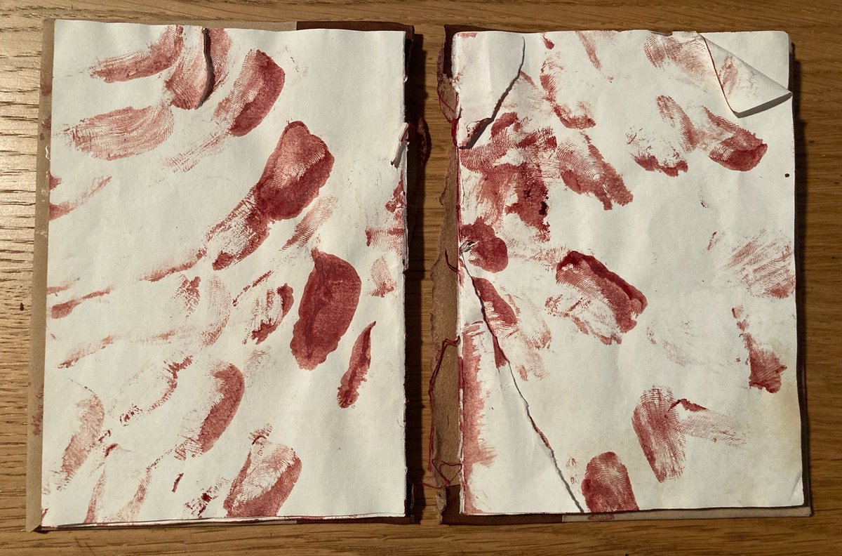 FoolishLibrary's tweet photo. CW: Fake Blood https://t.co/DjlHUohdNq